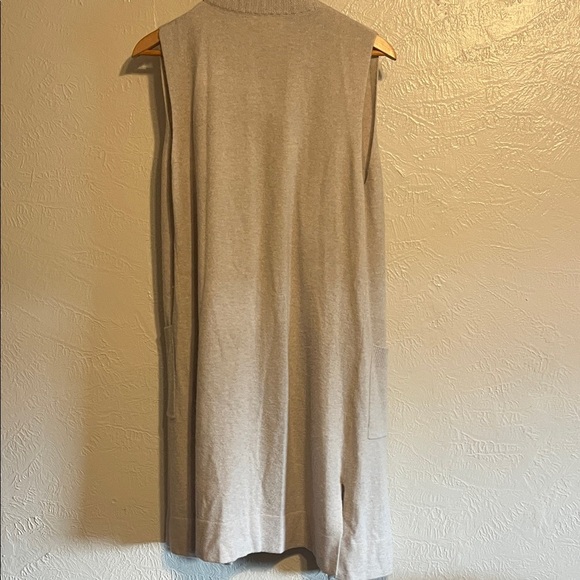 St. Tropez West 100% Cashmere Beige Sleeveless Cardigan Medium - Picture 6 of 6